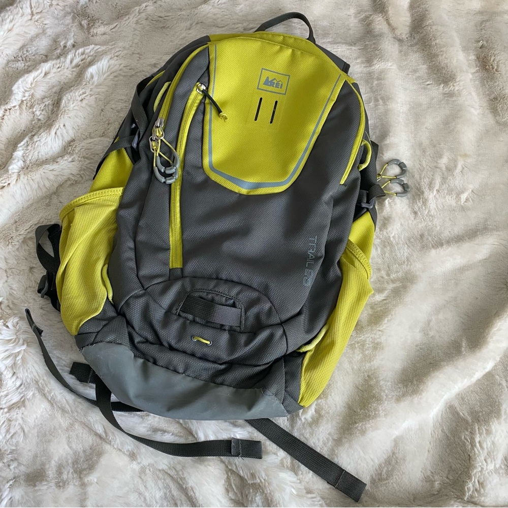 REI Trail 25 Hiking Daypack EDC Backpack
